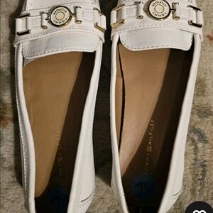 Tommy Hilfiger White Flats for Effortless Elegance